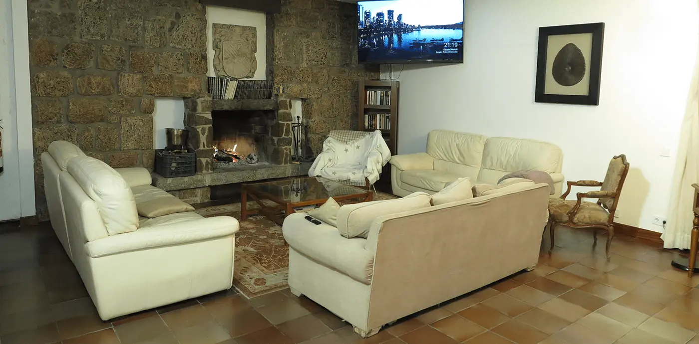 Salón del centro residencial de adicciones en Moralzarzal